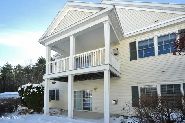 $1,700 | 328 Ballston Avenue, Unit 10, Saratoga Springs, NY 12866