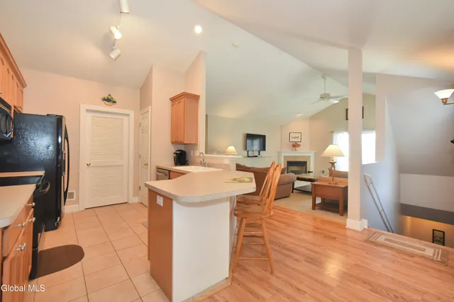 $1,700 | 328 Ballston Avenue, Unit 10, Saratoga Springs, NY 12866