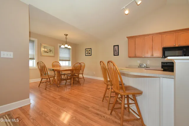 $1,700 | 328 Ballston Avenue, Unit 10, Saratoga Springs, NY 12866