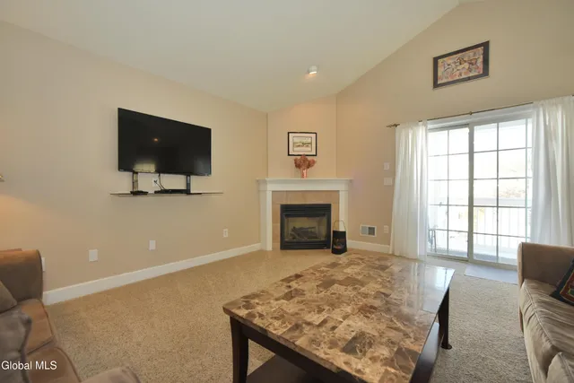 $1,700 | 328 Ballston Avenue, Unit 10, Saratoga Springs, NY 12866