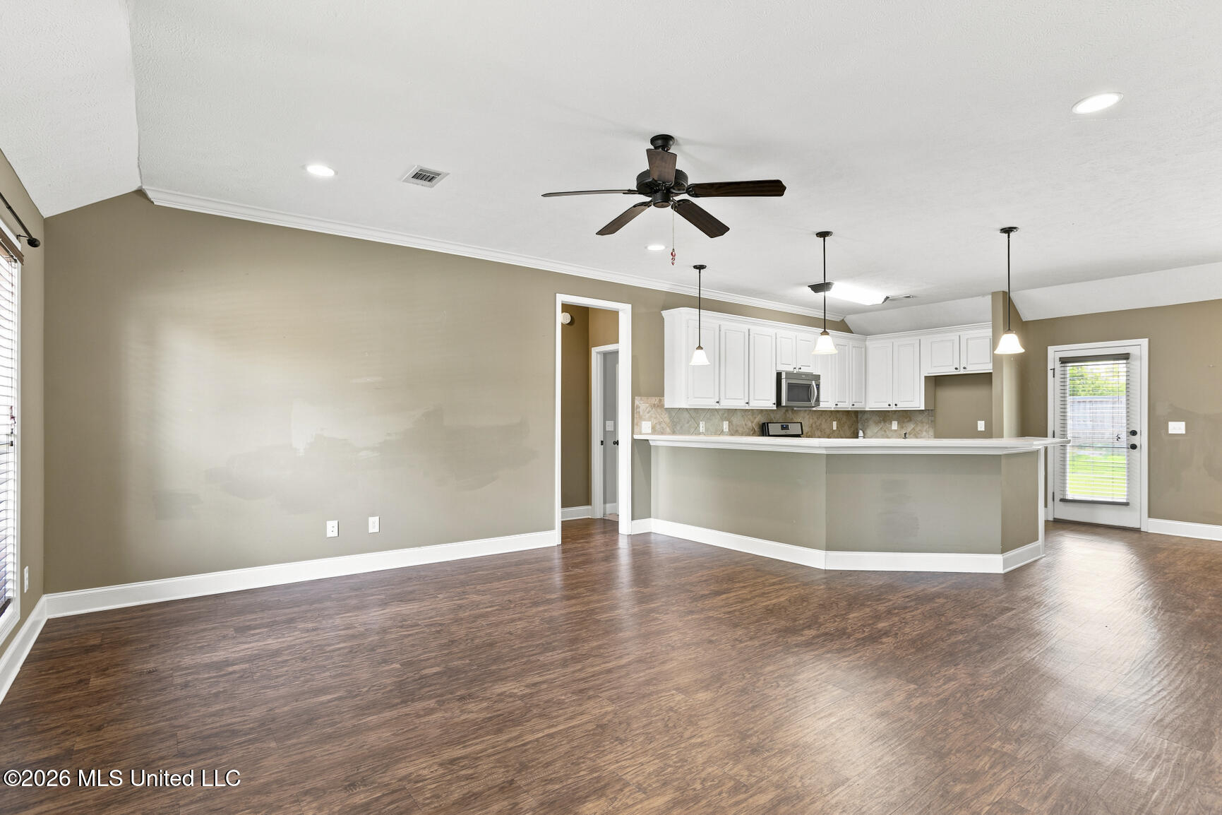 159 Harvey Circle Canton, MS 39046 - Photo 4 of 27 159 Harvey Cir-4