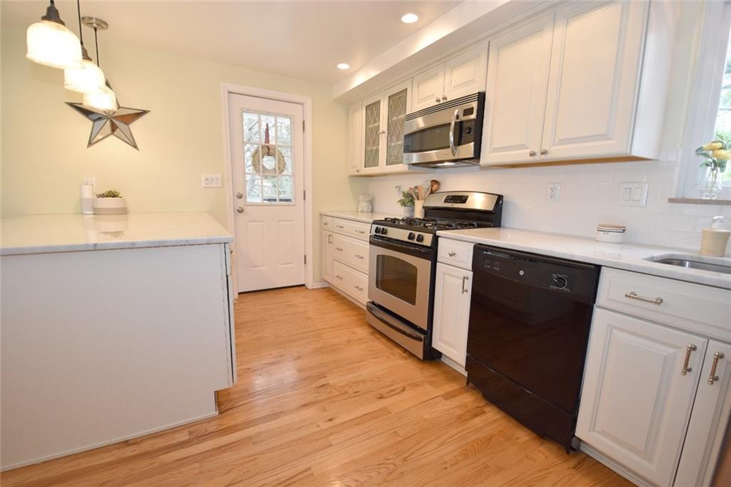 631 Bower Hill Road Pittsburgh, PA 15243 - Photo 7 of 21 Gallery Image 7