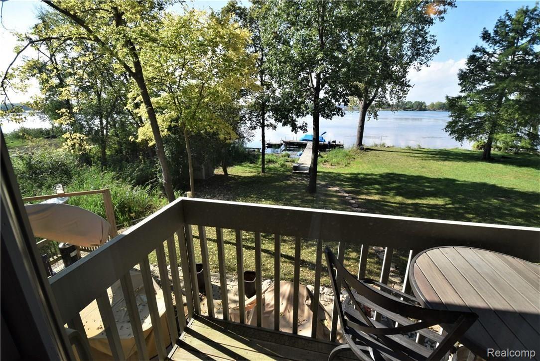 18300 Meridian Road Grosse Ile, MI 48138 - Photo 32 of 53 DSC_0920.JPG