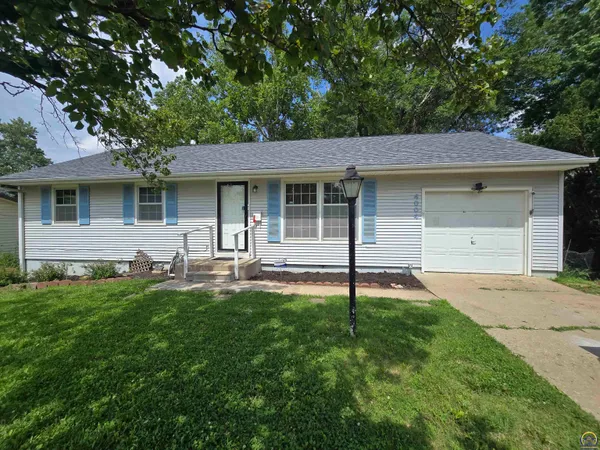 $199,900 | 4004 Southeast Mercier Street, Topeka, KS 66609