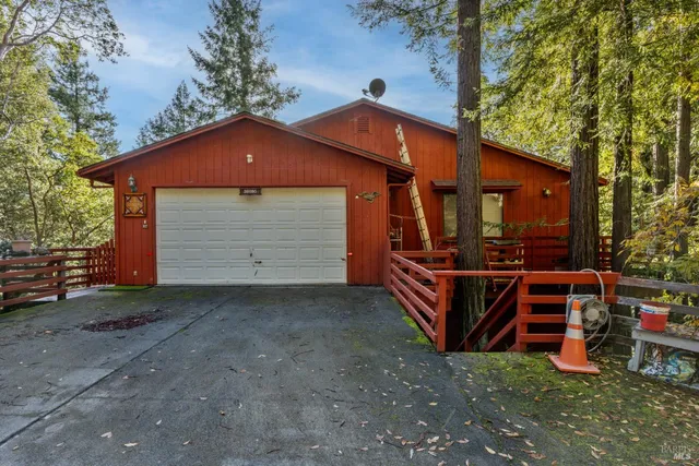 a front view of house with yard
