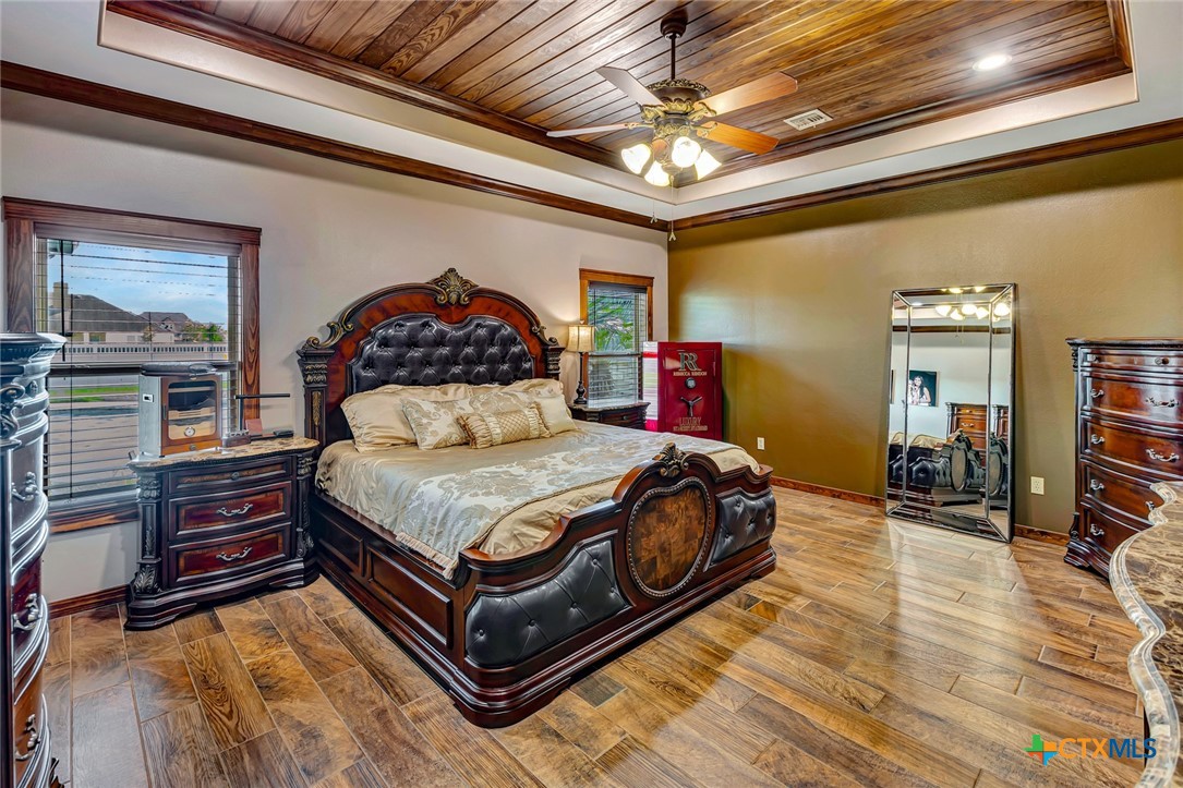 121 Spring Ridge Drive Victoria, TX 77904 - Photo 9 of 48 Primary Bedroom