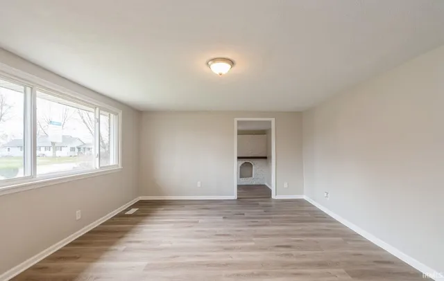 $159,900 | 828 North 13th Street, Elwood, IN 46036