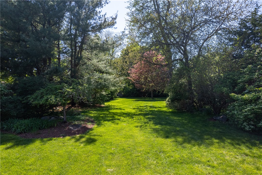 2 Cherry Lane Bristol, RI 02809 - Photo 5 of 43