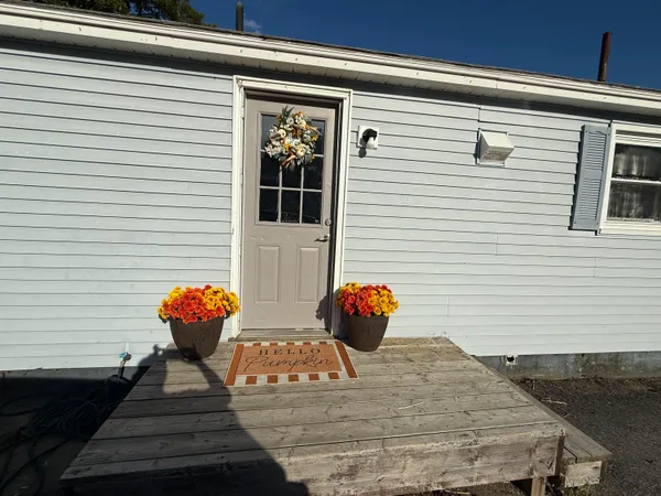 $184,000 | 4 Pinkham Street, Lincoln, ME 04457