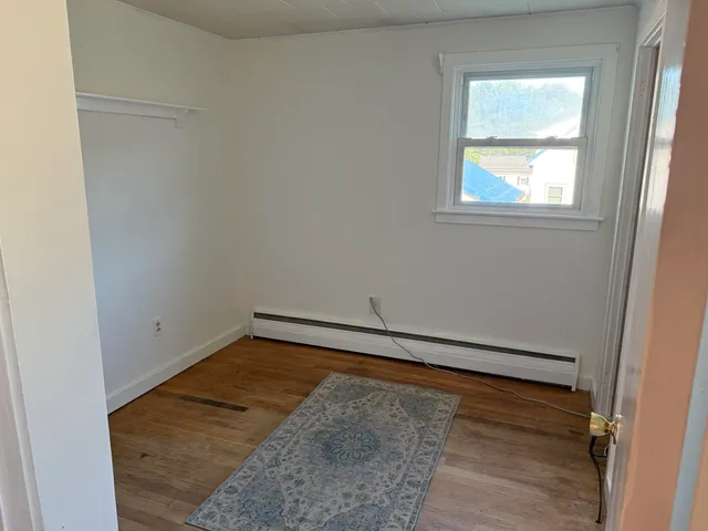 $189,000 | 4 Pinkham Street, Lincoln, ME 04457