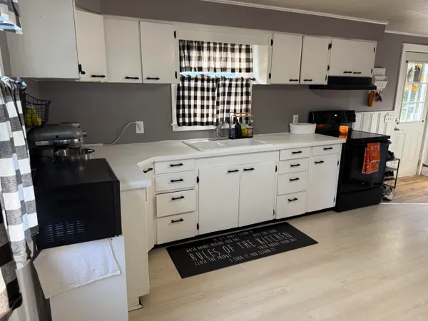 $184,000 | 4 Pinkham Street, Lincoln, ME 04457