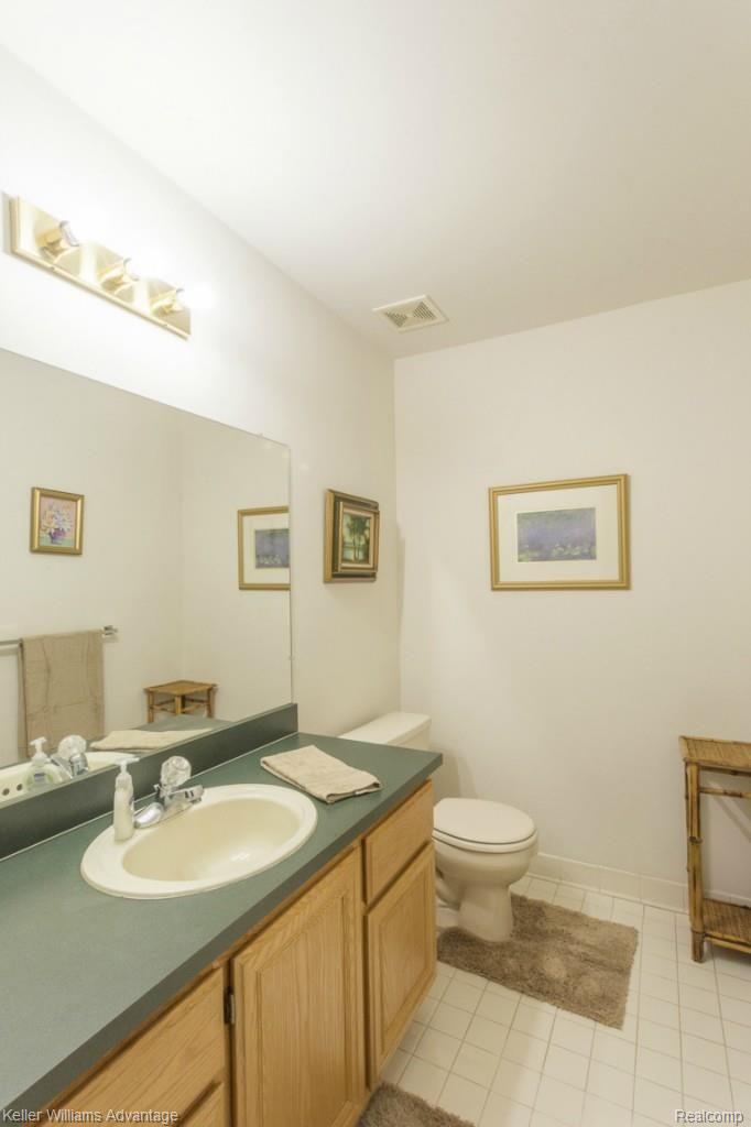 1006 River Mist Drive Rochester, MI 48307 - Photo 14 of 33 29-River Mist Dr_1006.jpg