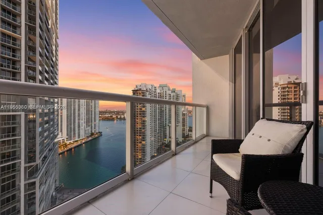 $3,350 | 495 Brickell Avenue, Unit 2206, Miami, FL 33131