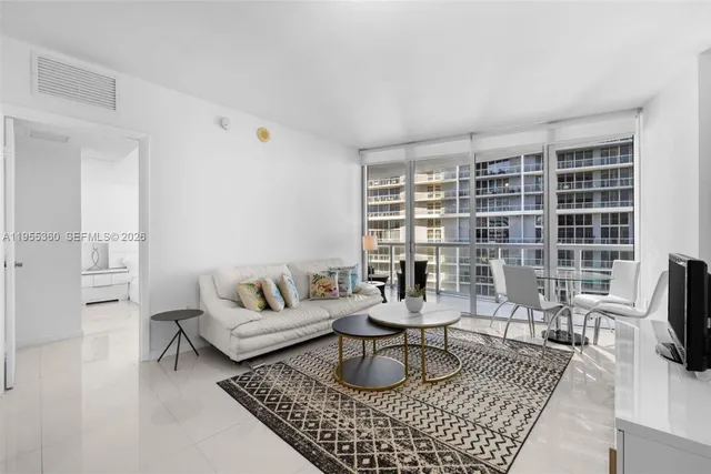 $3,350 | 495 Brickell Avenue, Unit 2206, Miami, FL 33131