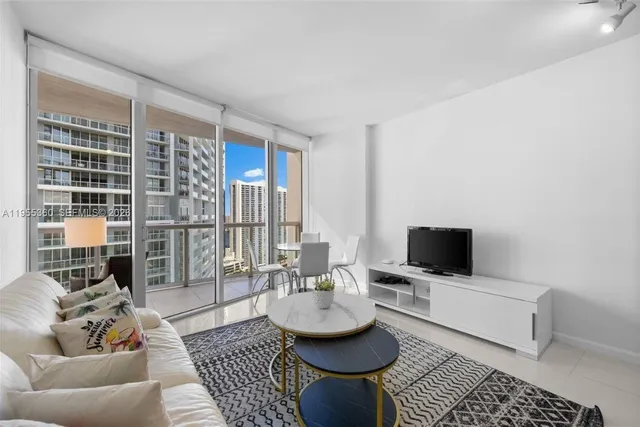 $3,350 | 495 Brickell Avenue, Unit 2206, Miami, FL 33131