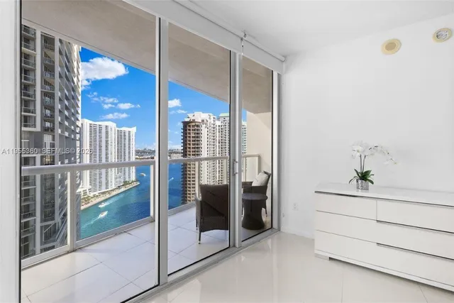$3,350 | 495 Brickell Avenue, Unit 2206, Miami, FL 33131