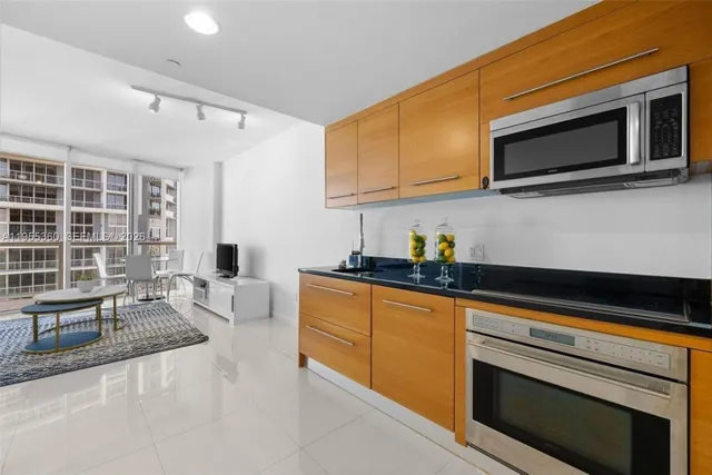 $3,350 | 495 Brickell Avenue, Unit 2206, Miami, FL 33131