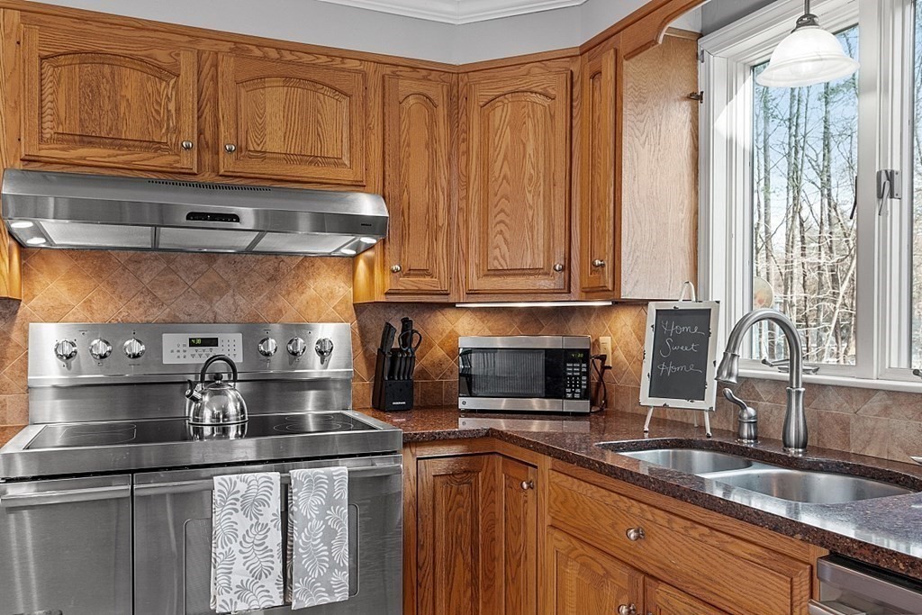 68 Wildwood Road Lunenburg, MA 01462 - Photo 4 of 28 Gallery Image 4