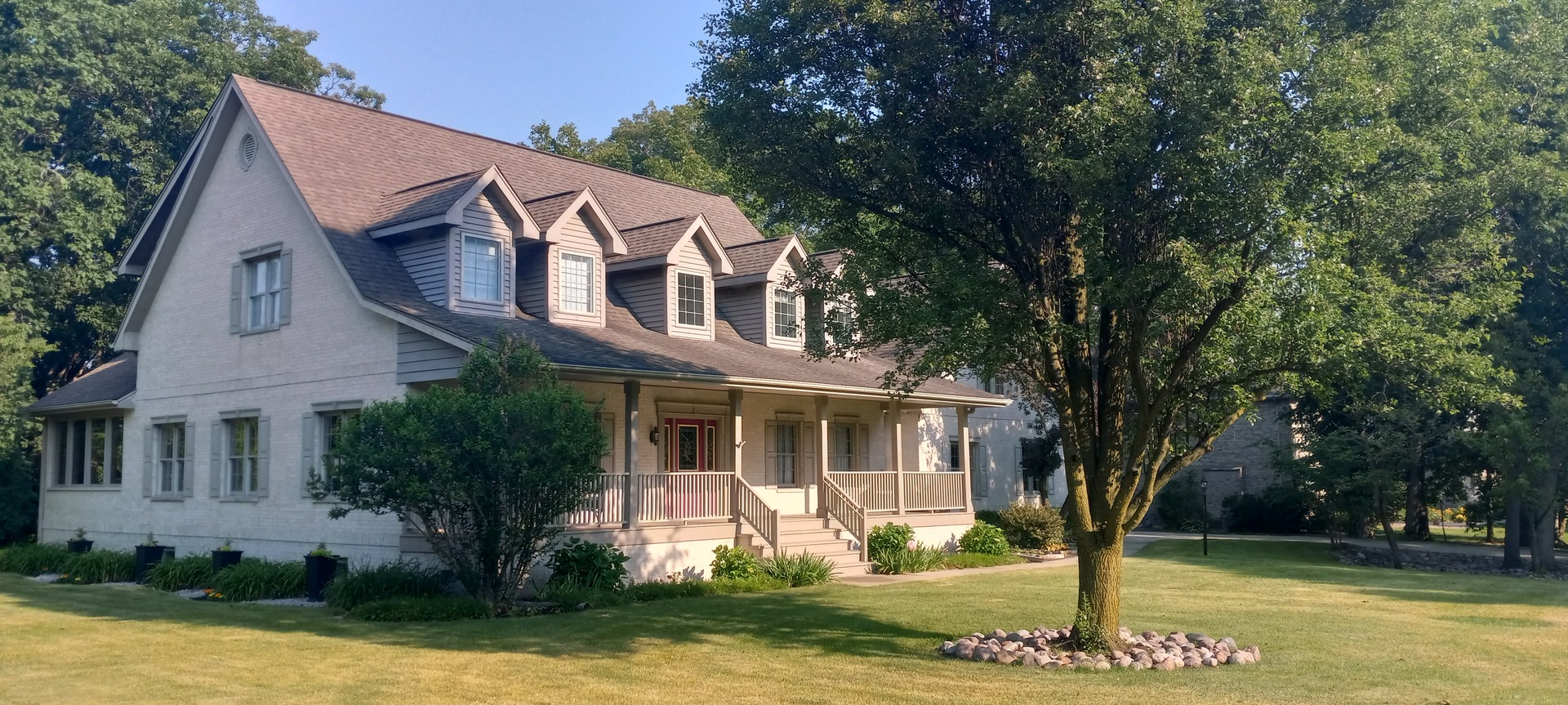 3048 Brampton Lane Dyer, IN 46311 - Photo 4 of 46 a front view of a house with garden