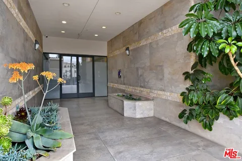 $869,000 | 118 South Kenwood Street, Unit 305, Glendale, CA 91205