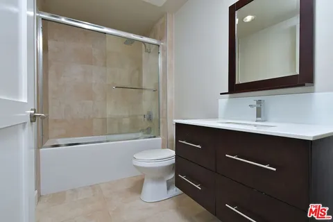 $869,000 | 118 South Kenwood Street, Unit 305, Glendale, CA 91205