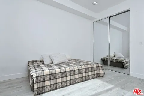 $869,000 | 118 South Kenwood Street, Unit 305, Glendale, CA 91205