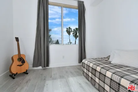 $869,000 | 118 South Kenwood Street, Unit 305, Glendale, CA 91205