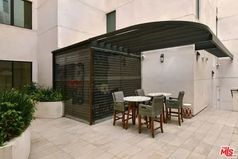 $869,000 | 118 South Kenwood Street, Unit 305, Glendale, CA 91205