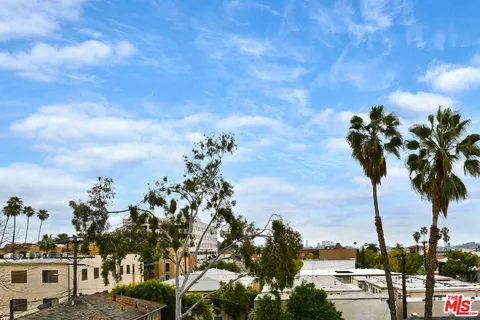 $869,000 | 118 South Kenwood Street, Unit 305, Glendale, CA 91205