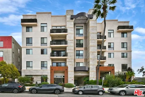 $869,000 | 118 South Kenwood Street, Unit 305, Glendale, CA 91205