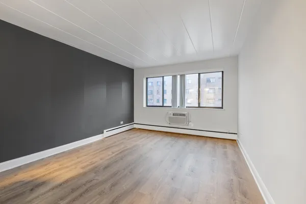 $1,350 | 6012 North Kenmore Avenue, Unit 2D, Chicago, IL 60660