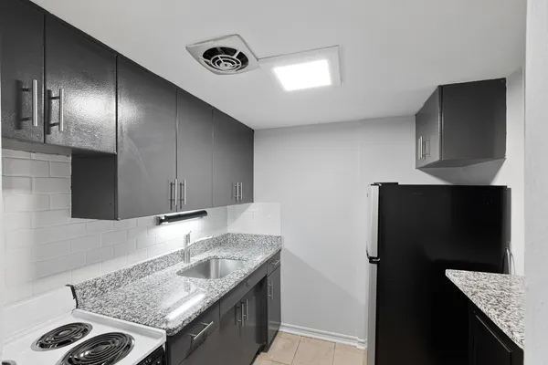 $1,350 | 6012 North Kenmore Avenue, Unit 2D, Chicago, IL 60660