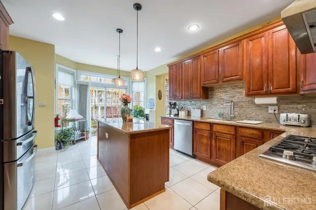 $4,750 | 2 Spinnaker Drive, South Amboy, NJ 08879