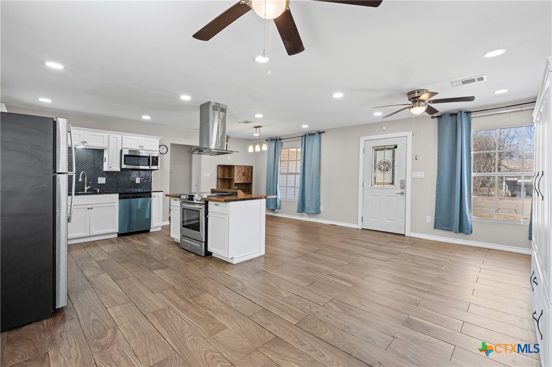 2716 McKenzie Avenue Waco, TX 76708 - Photo 4 of 31