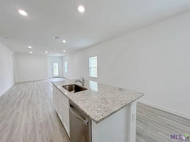 $3,000 | 1237 Drago Drive, Baton Rouge, LA 70820