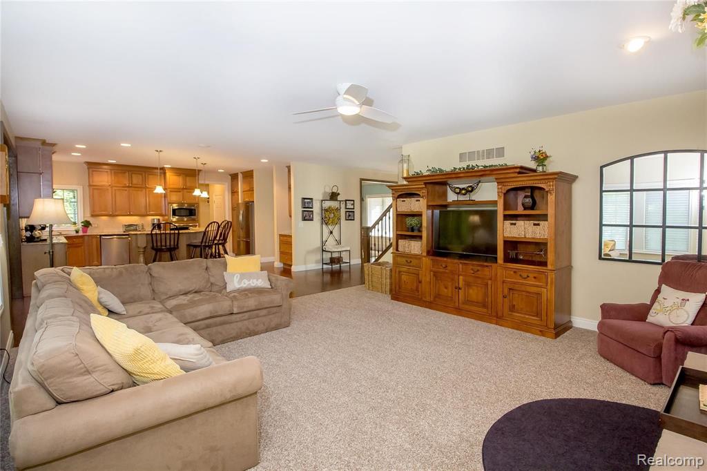 3003 Brophy Road Howell, MI 48855 - Photo 6 of 41