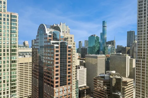 $299,000 | 30 East Huron Street, Unit 4210, Chicago, IL 60611