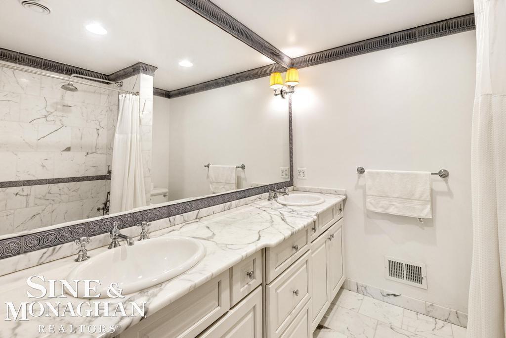 166 Touraine Road Grosse Pointe, MI 48236 - Photo 45 of 80 50112962-44.JPG