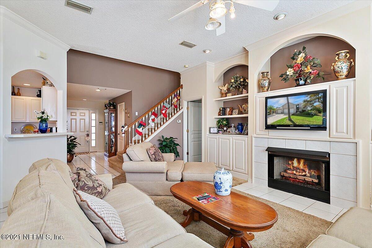 326 South Ocean Trace Road St. Augustine, FL 32080 - Photo 3 of 23 03-Living Room