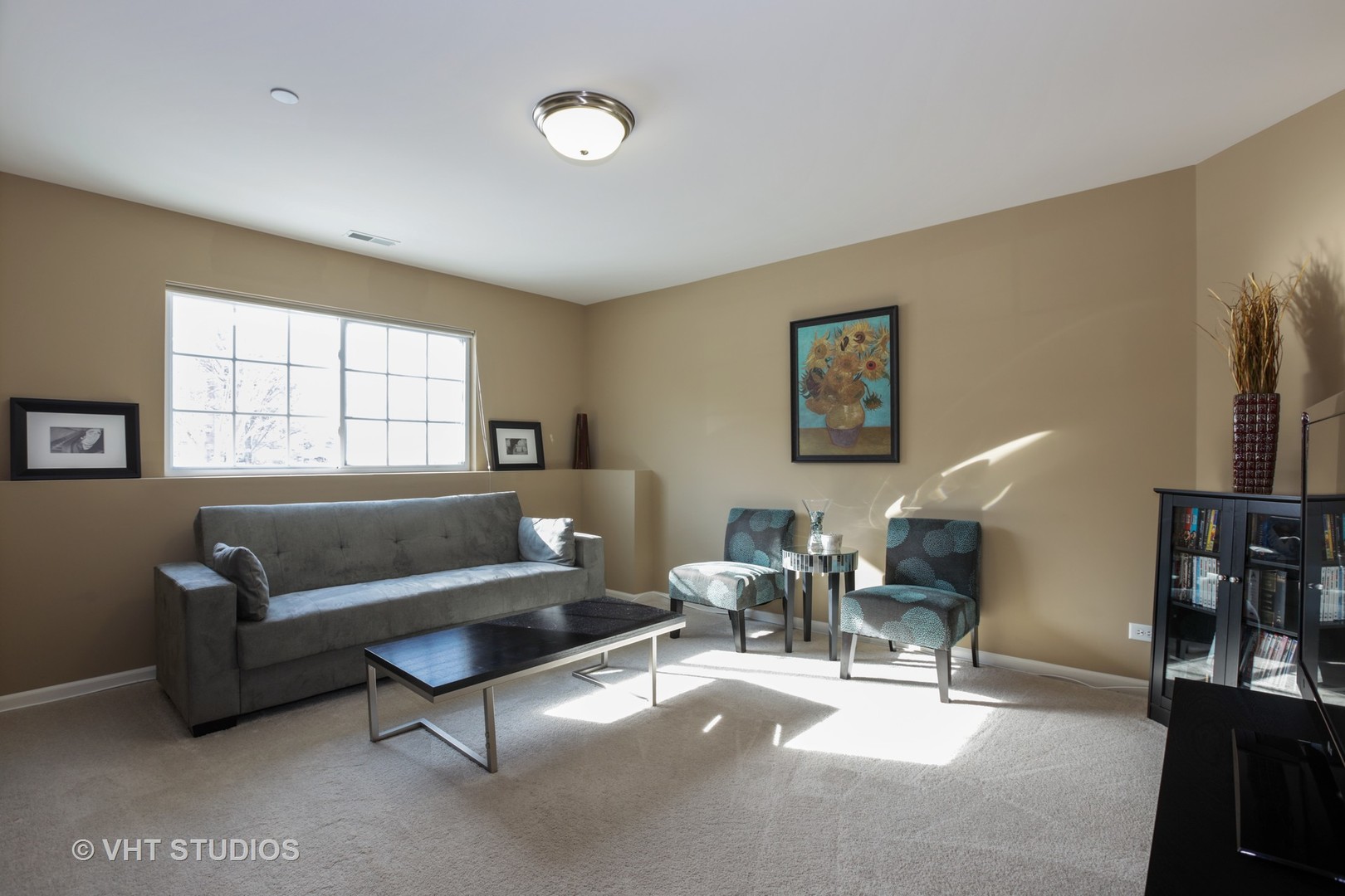 6826 Prairie Street Morton Grove, IL 60053 - Photo 7 of 16 a living room with furniture and a window