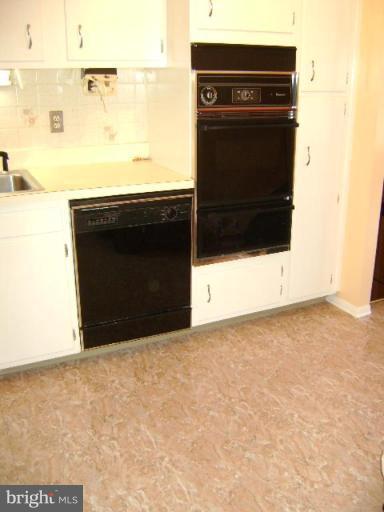 9073 Meadow Heights Road Randallstown, MD 21133 - Photo 7 of 17 Kitchen #3