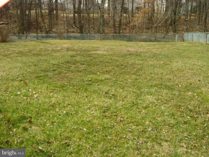 9073 Meadow Heights Road Randallstown, MD 21133 - Photo 8 of 17 Back yard