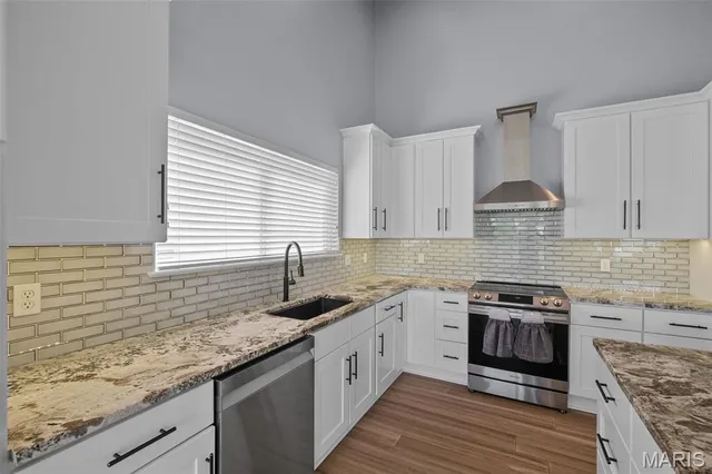 $685,000 | 326 Palisades Ridge Court, Eureka, MO 63025