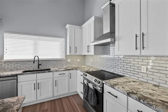 $685,000 | 326 Palisades Ridge Court, Eureka, MO 63025