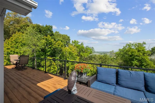 $685,000 | 326 Palisades Ridge Court, Eureka, MO 63025