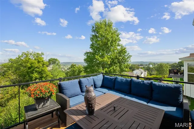 $685,000 | 326 Palisades Ridge Court, Eureka, MO 63025