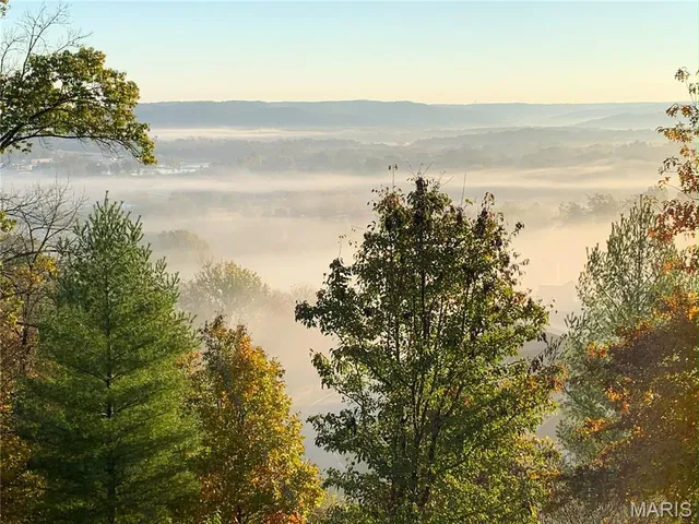 $685,000 | 326 Palisades Ridge Court, Eureka, MO 63025