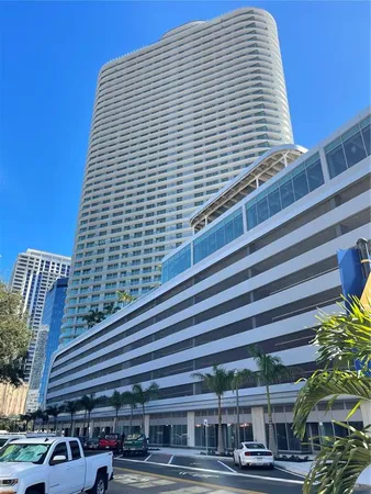 $8,900 | 400 Central Avenue, Unit 1804, St. Petersburg, FL 33701