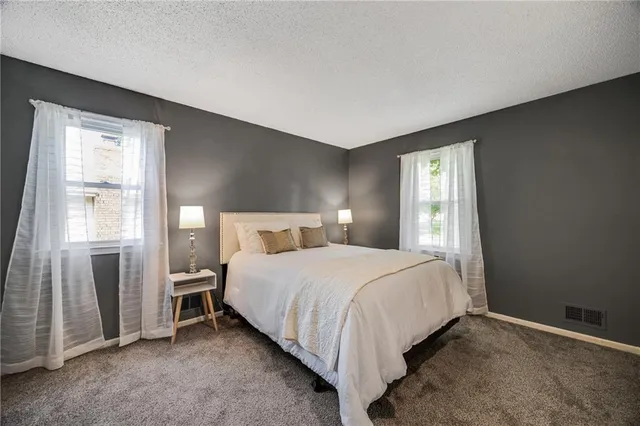 $334,900 | 1000 Southwest Lakeview Boulevard, Lee's Summit, MO 64081