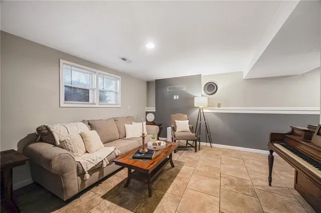 $334,900 | 1000 Southwest Lakeview Boulevard, Lee's Summit, MO 64081